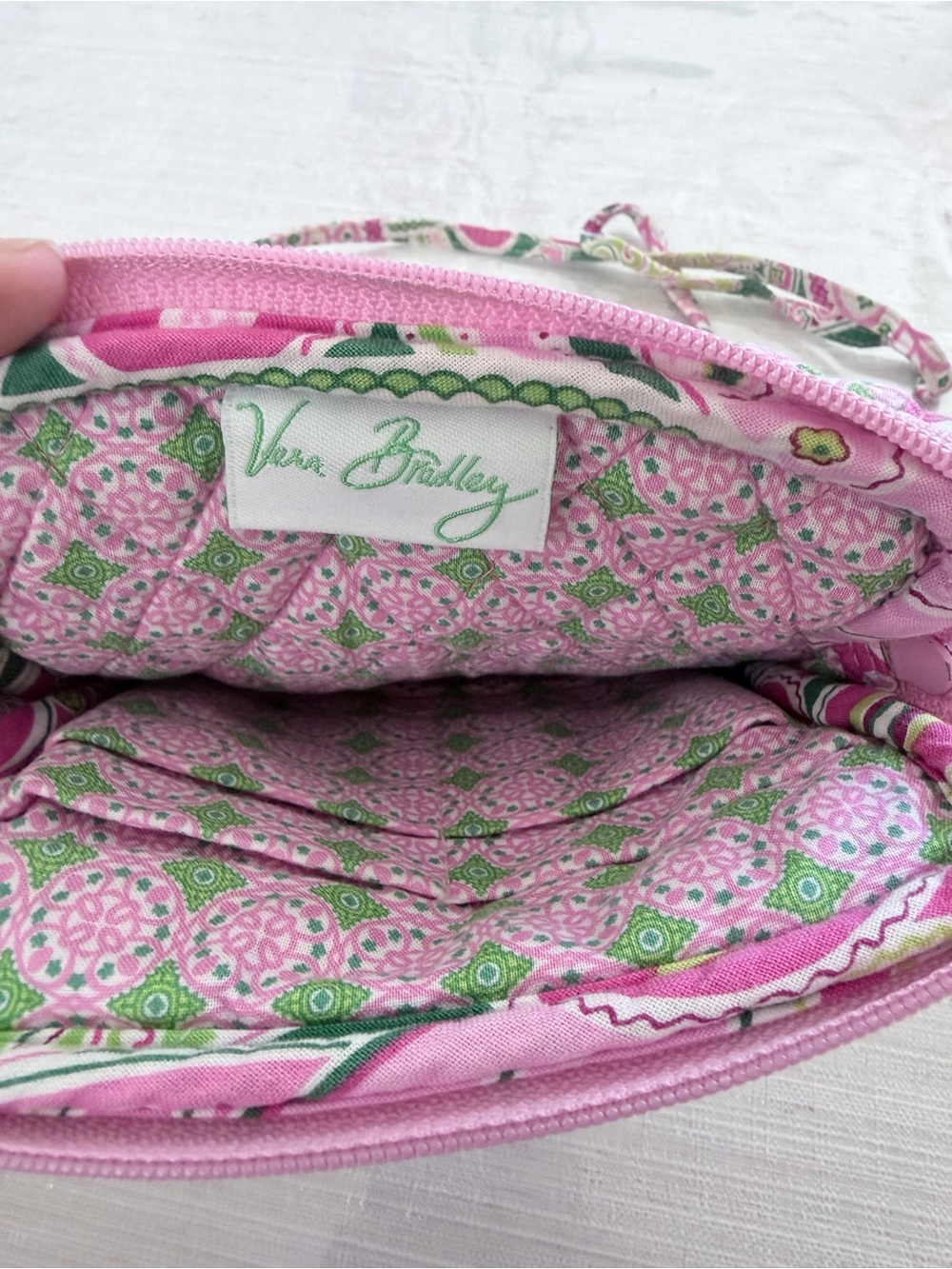Vera Bradley Quilted Crossbody Bag in Pink & Green Paisley - Crossbody EUC - Picture 2 of 6